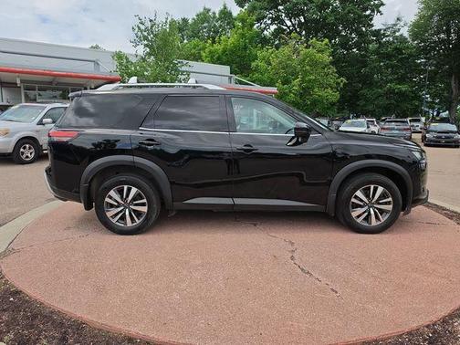 Black 2024 Nissan Pathfinder SL