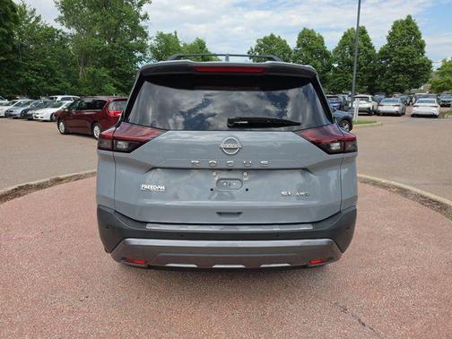 Boulder Gray Pearl 2023 Nissan Rogue SL