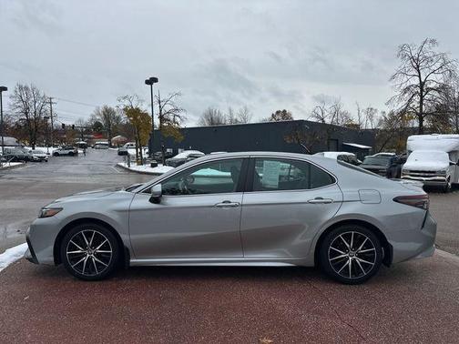 2022 Toyota Camry SE