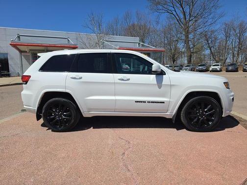 Bright White Clearcoat 2019 Jeep Grand Cherokee Altitude