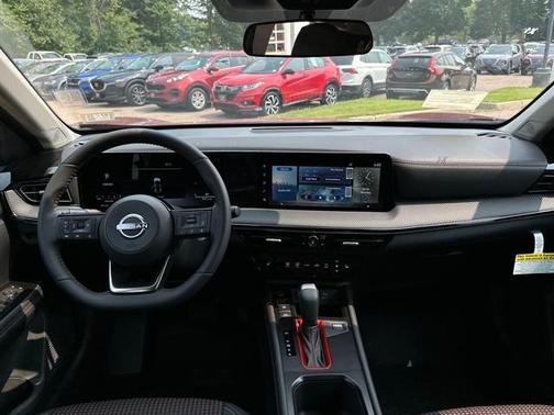 2025 Nissan Kicks SR