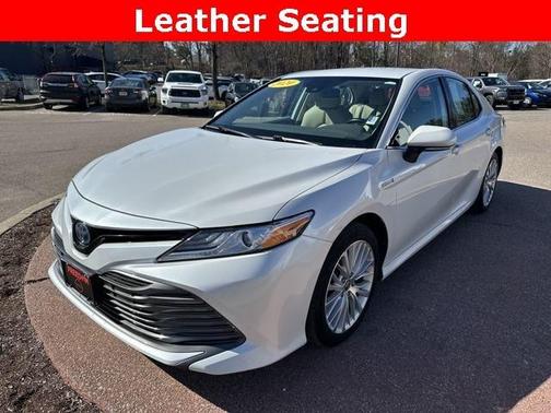 2020 Toyota Camry Hybrid XLE