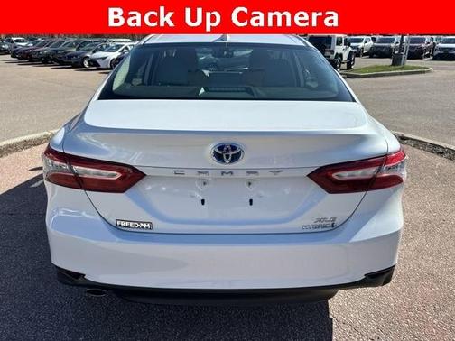 2020 Toyota Camry Hybrid XLE