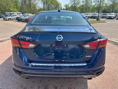 2022 Nissan Altima 2.5 SR