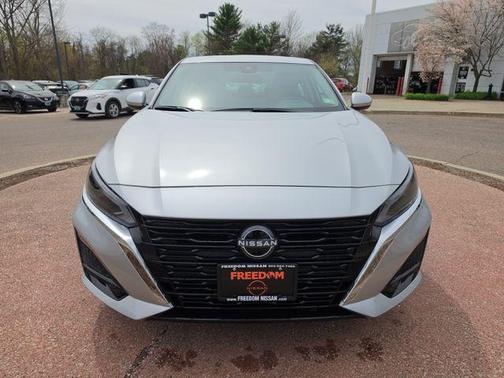 Brilliant Silver Metallic 2025 Nissan Altima SV