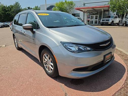 Billet Silver Metallic Clearcoat 2021 Chrysler Voyager LXI