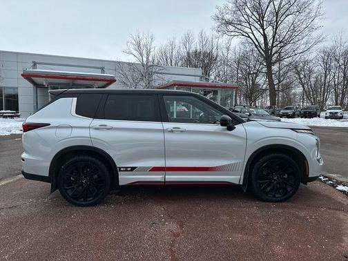2023 Mitsubishi Outlander 