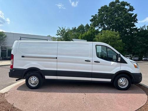 2022 Ford Transit-250 Base