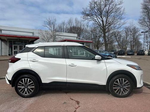 2023 Nissan Kicks SV