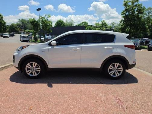 Clear White 2018 Kia Sportage LX