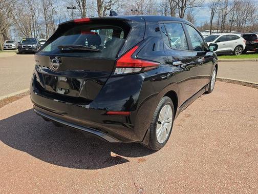 Black 2024 Nissan Leaf S