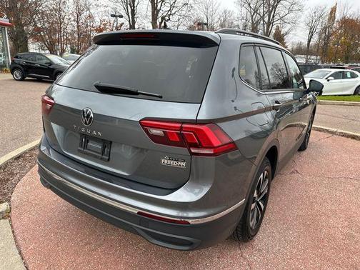 2024 Volkswagen Tiguan 2.0T S