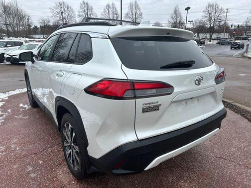 2023 Toyota Corolla Cross XLE