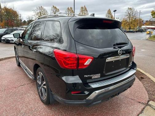 2020 Nissan Pathfinder Platinum