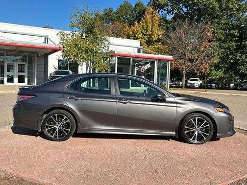 2020 Toyota Camry 