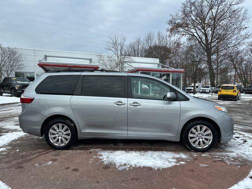 2017 Toyota Sienna LE