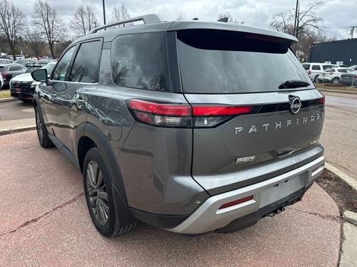 Gun Metallic 2022 Nissan Pathfinder SL