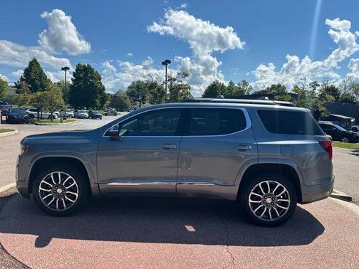 2022 GMC Acadia Denali