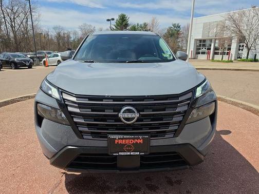 Boulder Gray Metallic 2026 Nissan Rogue SV
