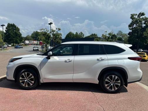 2022 Toyota Highlander Hybrid