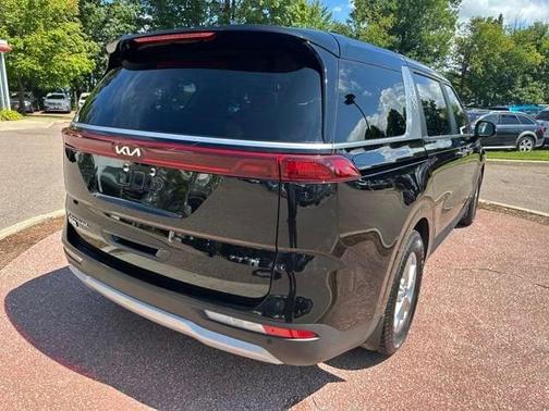 2022 Kia Carnival LXS