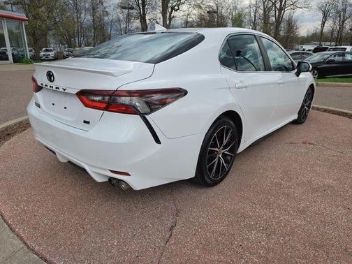 Ice 2024 Toyota Camry SE