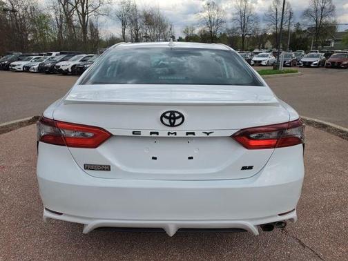 Ice 2024 Toyota Camry SE