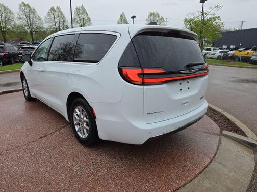 Bright White Clearcoat 2024 Chrysler Pacifica Touring-L