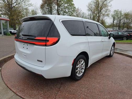 Bright White Clearcoat 2024 Chrysler Pacifica Touring-L