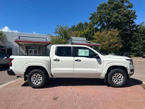 2025 Nissan Frontier S