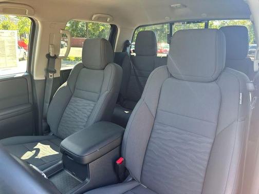 2025 Nissan Frontier S