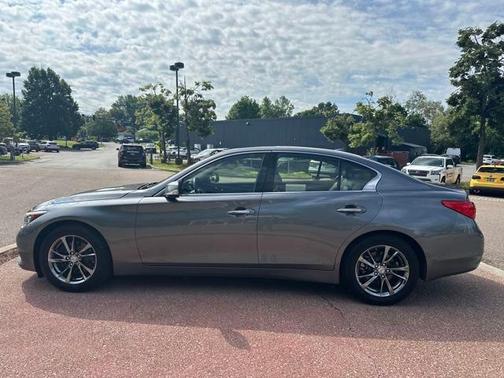 2017 INFINITI Q50 3.0T Signature Edition