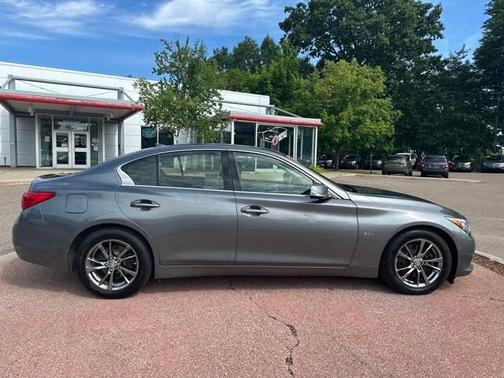 2017 INFINITI Q50 3.0T Signature Edition