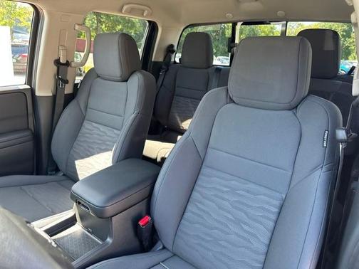 2025 Nissan Frontier S