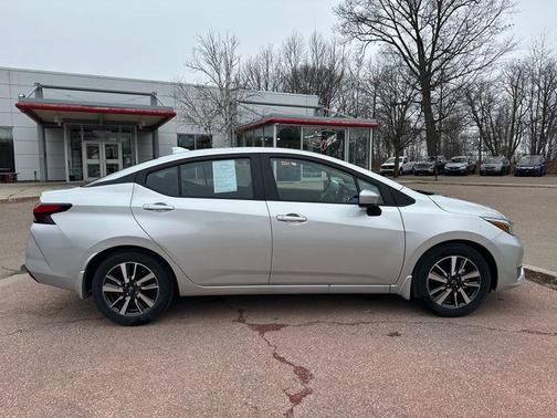 Brilliant Silver Metallic 2025 Nissan Versa 1.6 SV