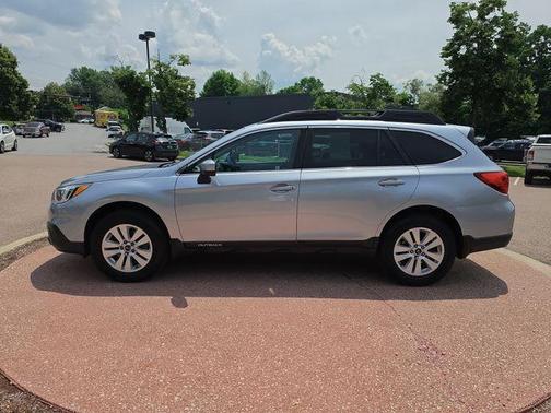 Ice Silver Metallic 2015 Subaru Outback 2.5i Premium