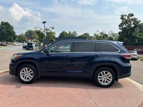 2015 Toyota Highlander LE