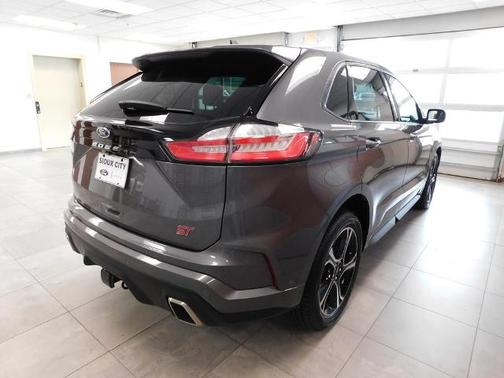 CARBONIZED GRAY 2022 Ford Edge ST