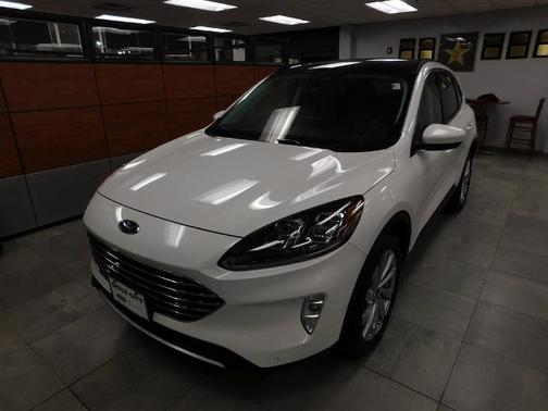 2022 Ford Escape TITANIUM