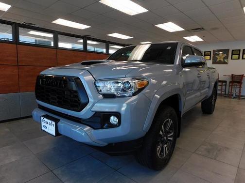 2018 Toyota Tacoma TRD SPORT