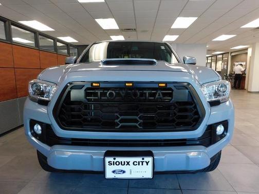 2018 Toyota Tacoma TRD SPORT