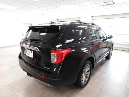 AGATE BLACK METALLIC 2023 Ford Explorer XLT
