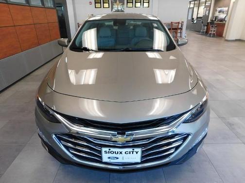 2022 Chevrolet Malibu LT W/1LT