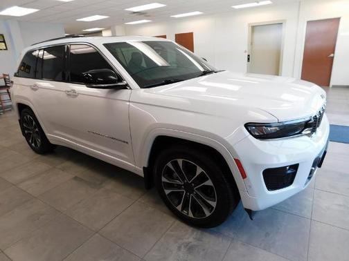 2022 Jeep Grand Cherokee OVERLAND