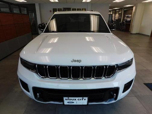 2022 Jeep Grand Cherokee OVERLAND