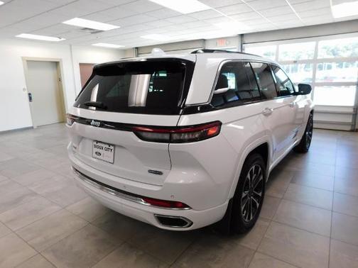 2022 Jeep Grand Cherokee OVERLAND