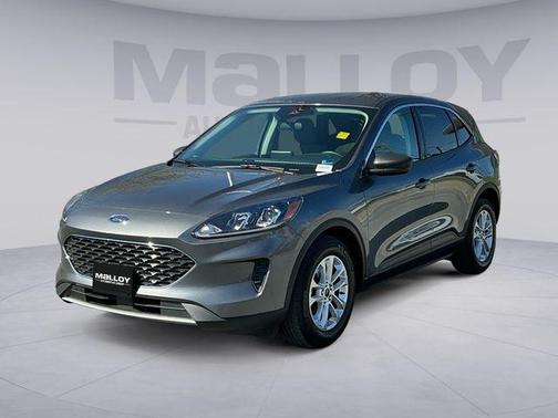 Carbonized Gray Metallic 2022 Ford Escape SE