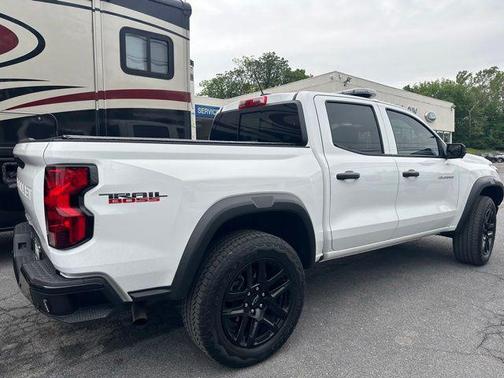 Summit White 2024 Chevrolet Colorado Trail Boss