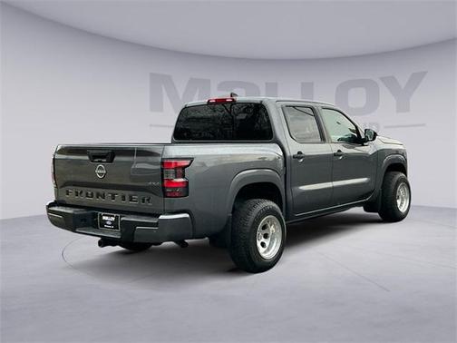 2022 Nissan Frontier S