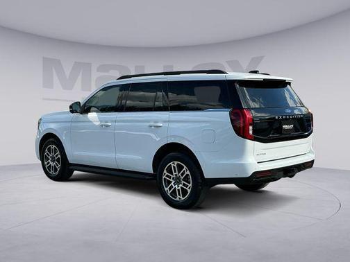 Oxford White 2025 Ford Expedition Active